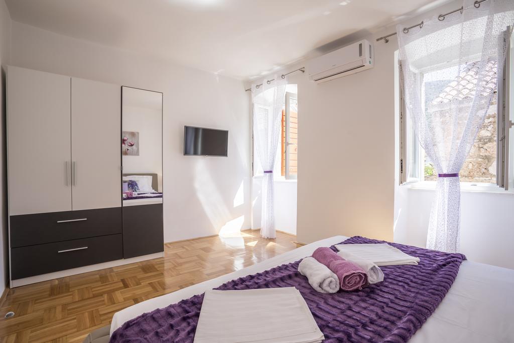 Villa Ines Комижа Екстер'єр фото