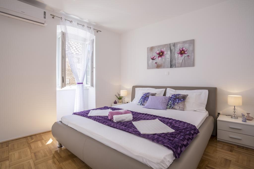Villa Ines Комижа Екстер'єр фото