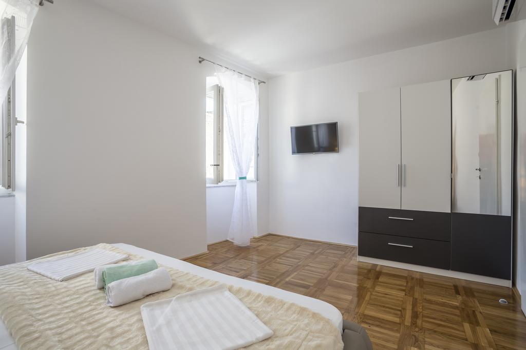 Villa Ines Комижа Екстер'єр фото